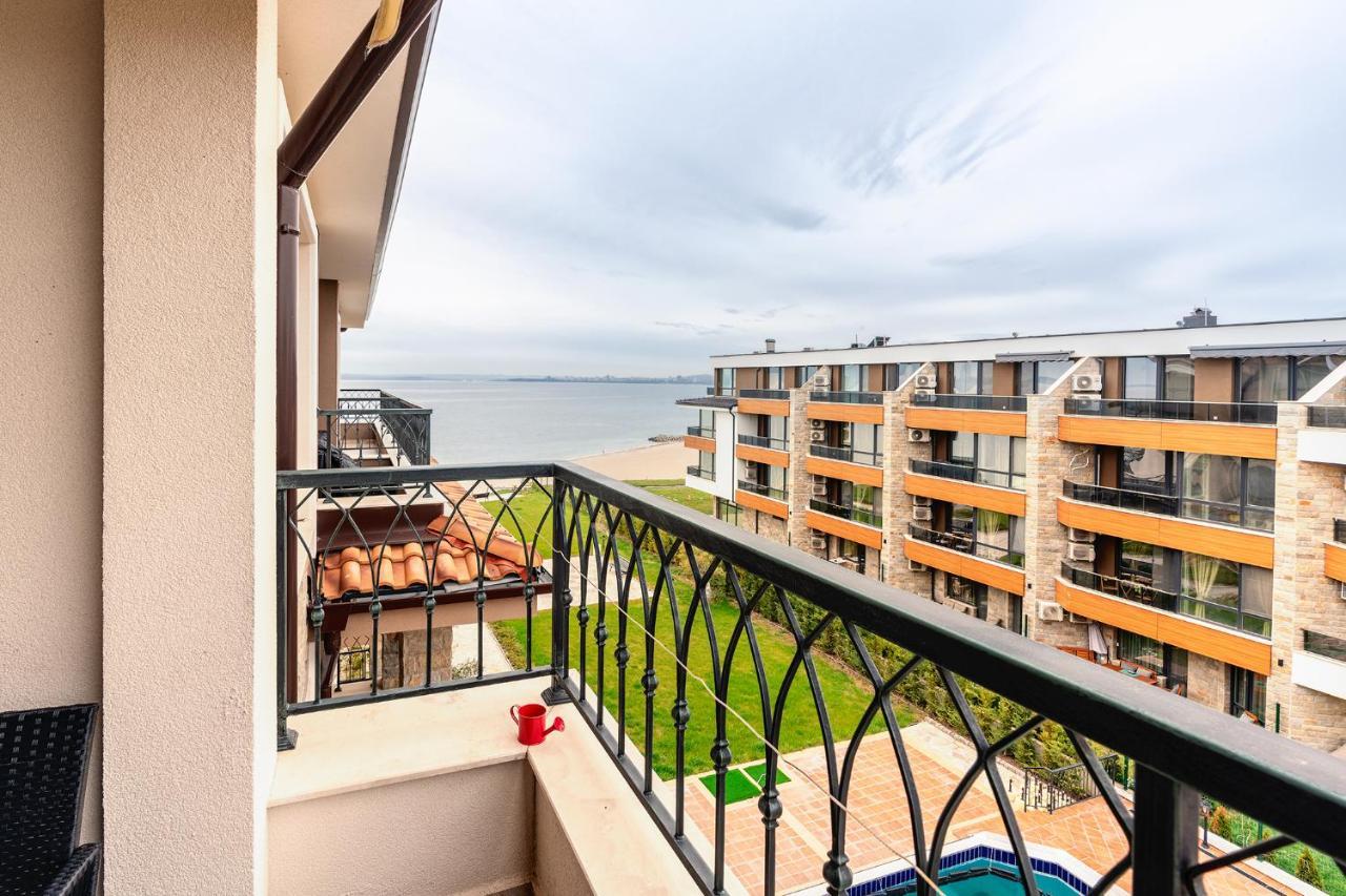 M1 Pool And Beach View Apartment Burgas Zewnętrze zdjęcie